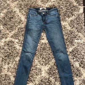 medium wash abercrombie skinny jeans
